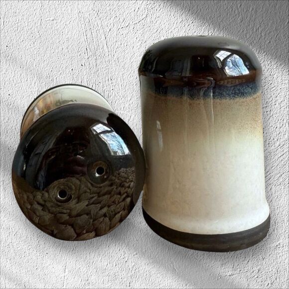 Vintage Sango Nova Black Salt and Pepper Shakers - Picture 5 of 16